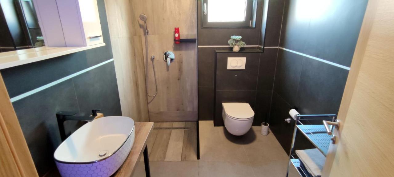 Spacious Modern Apartment Biograd Na Moru Exterior photo